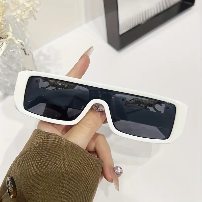 Trendy Jaguar sunglasses